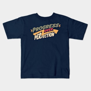 Vintage Progress Over Perfection // Back to School Teacher Saying Kids T-Shirt